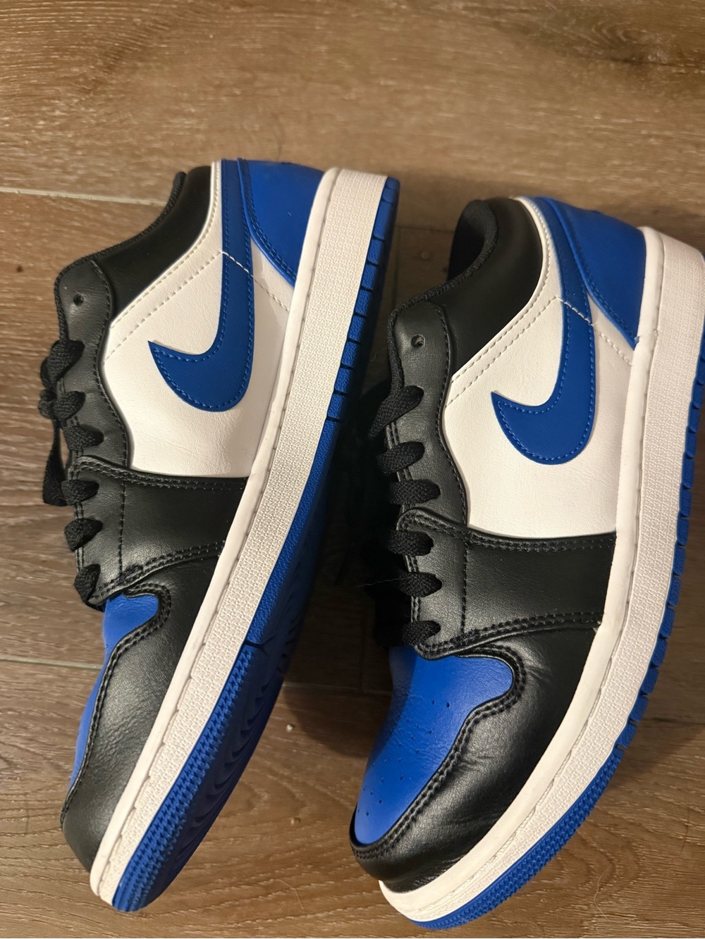 Jordan Low-Top Sneakers in Black, White & Blue